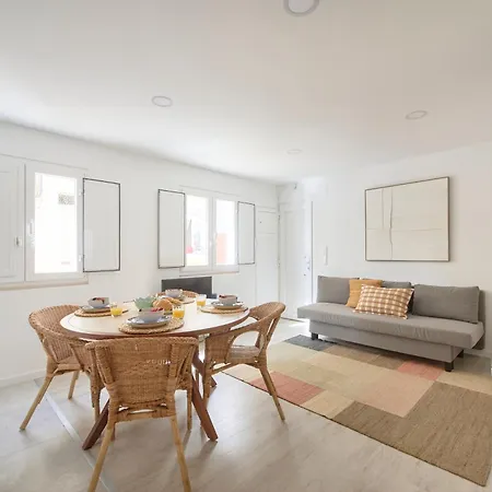 & Charm With Ac, By Timecooler 아파트