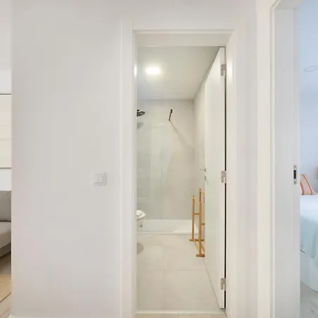 아파트 & Charm With Ac, By Timecooler