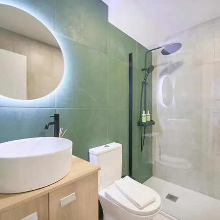 아파트 & Charm With Ac, By Timecooler