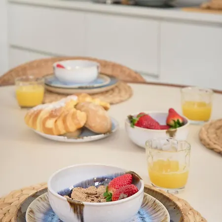 아파트 & Charm With Ac, By Timecooler