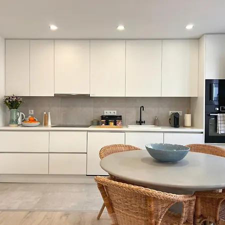 Apartment & Charm With Ac, By Timecooler Setubal