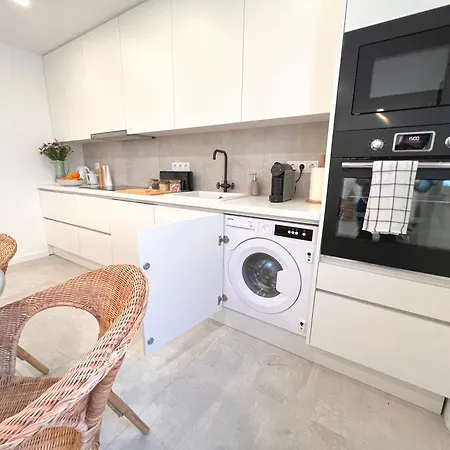 Apartment & Charm With Ac, By Timecooler *