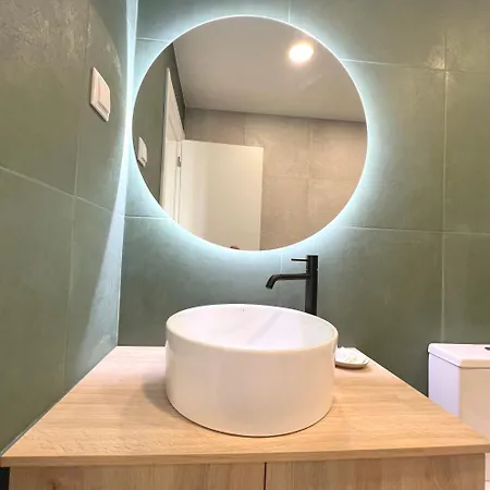 & Charm With Ac, By Timecooler Apartment *