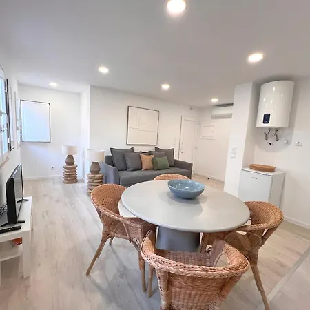 Apartment & Charm With Ac, By Timecooler Setubal
