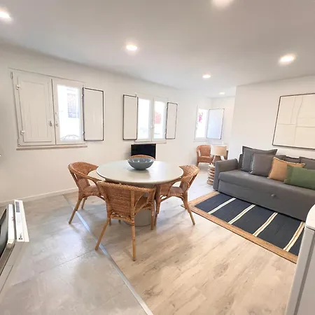 & Charm With Ac, By Timecooler Apartment *