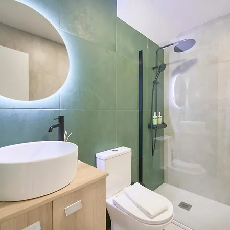 公寓 & Charm With Ac, By Timecooler