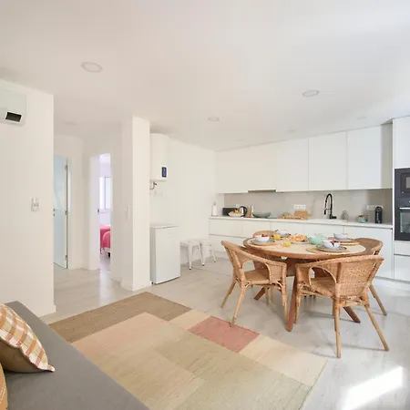 & Charm With Ac, By Timecooler Apartment Setubal